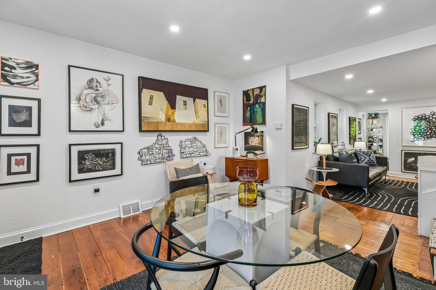 1106 Marlborough St Property Photo 9