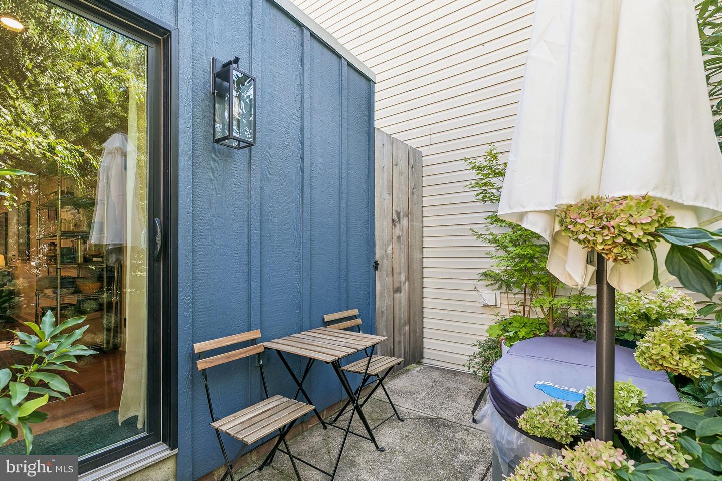 1106 Marlborough St Property Photo 12