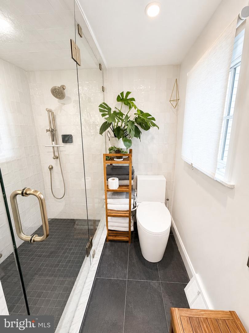 1106 Marlborough St Property Photo 32