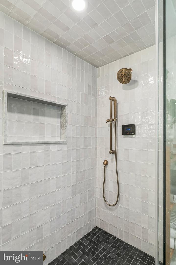 1106 Marlborough St Property Photo 35