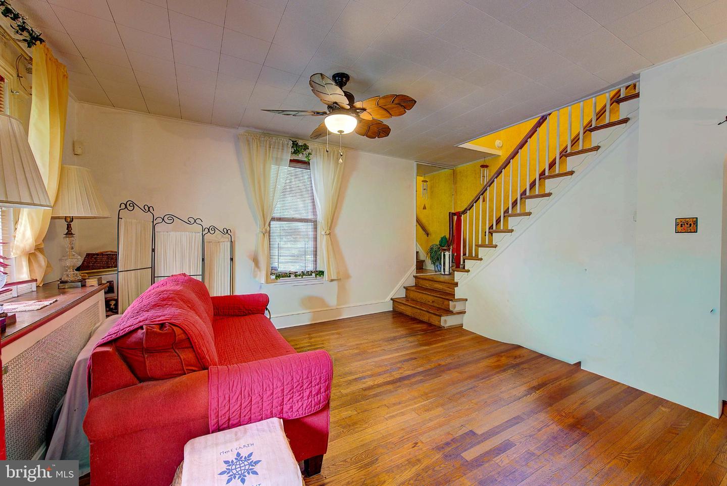 37 E Mermaid Ln Property Photo 8