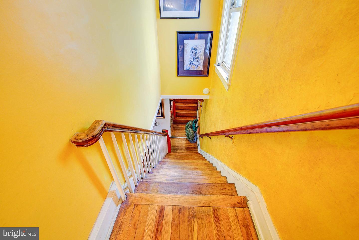 37 E Mermaid Ln Property Photo 16