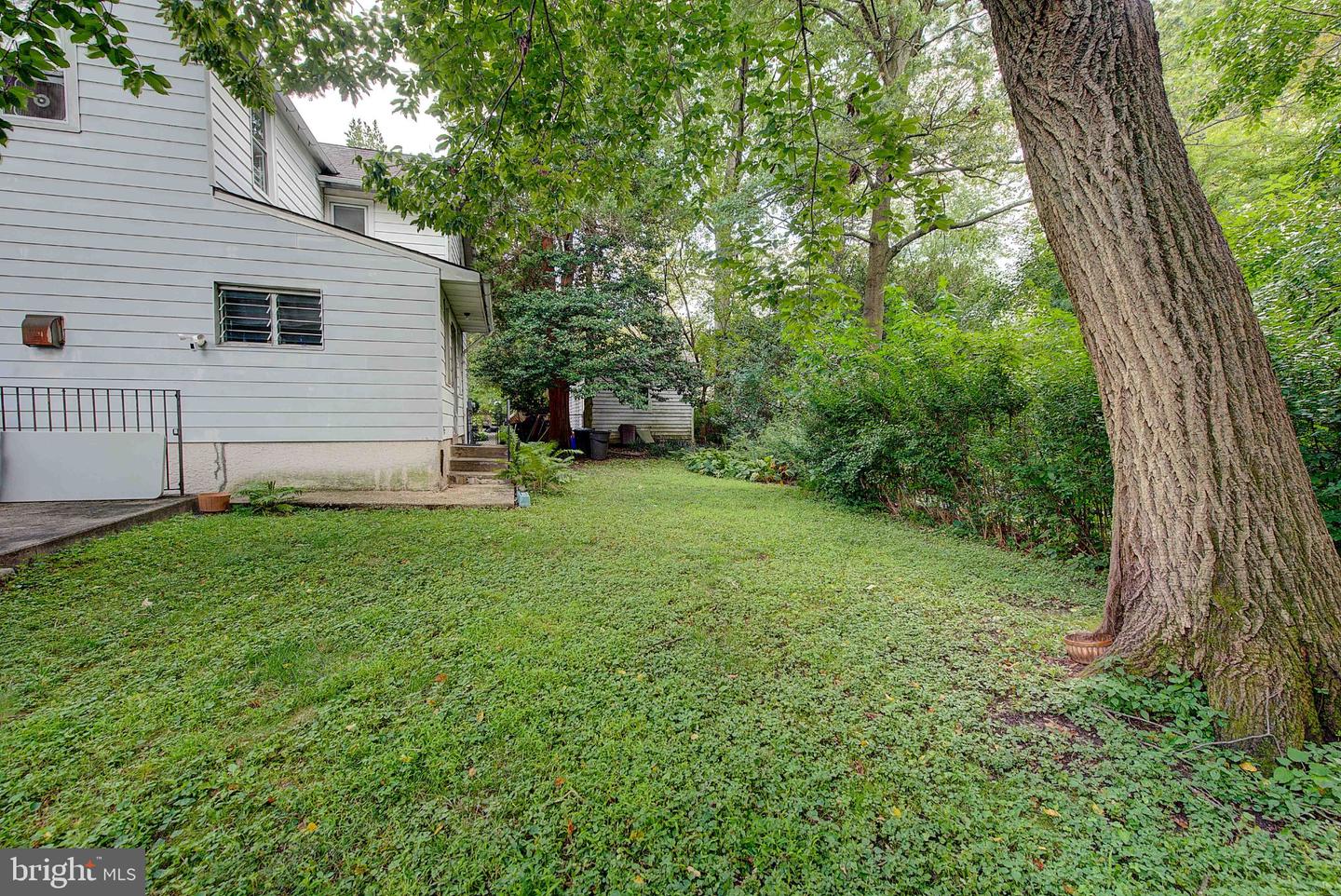 37 E Mermaid Ln Property Photo 19