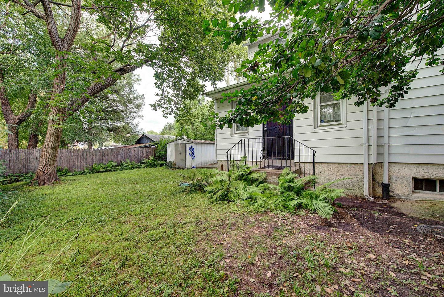 37 E Mermaid Ln Property Photo 22