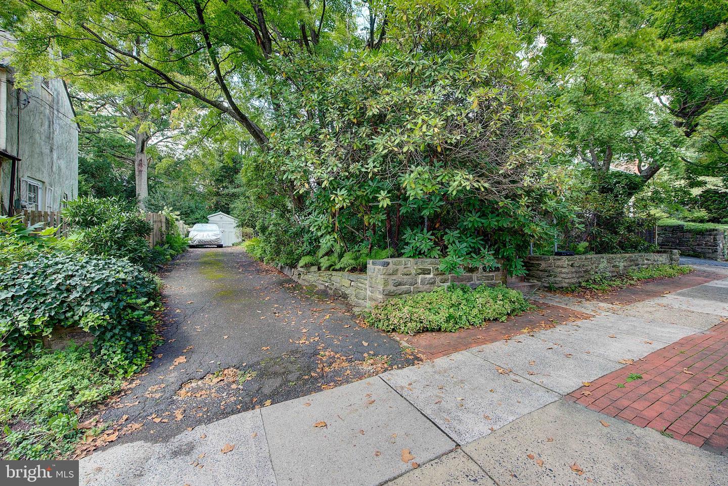 37 E Mermaid Ln Property Photo 24