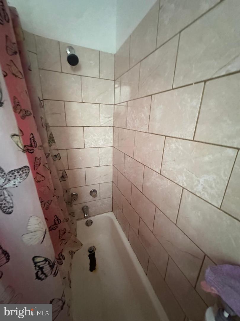 2711 Oakdale St Property Photo 15