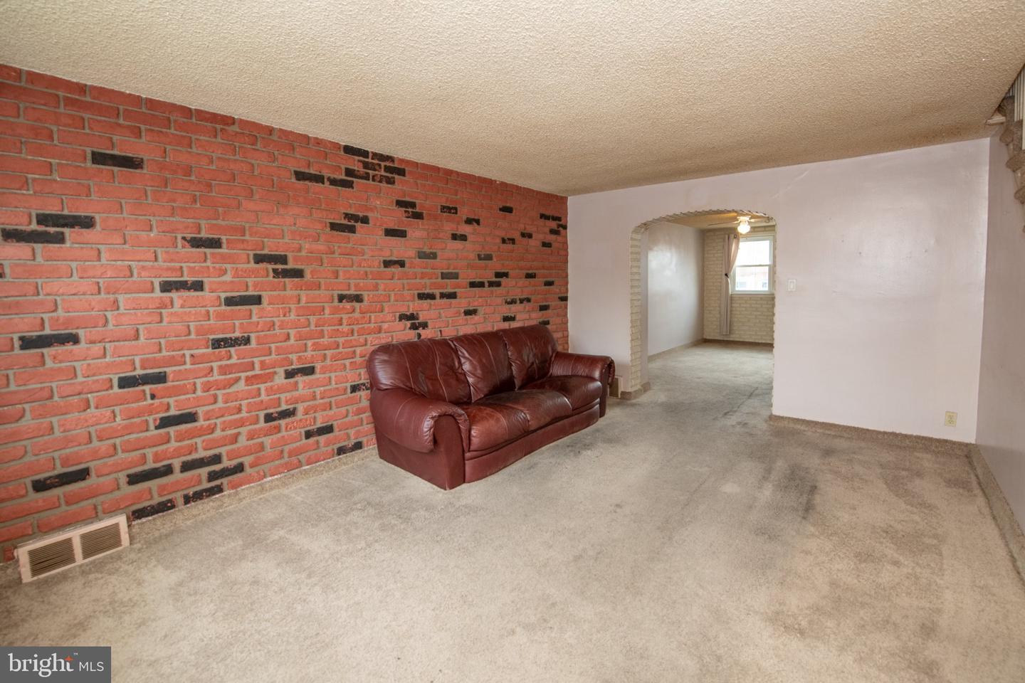 2836 Magee Property Photo 8