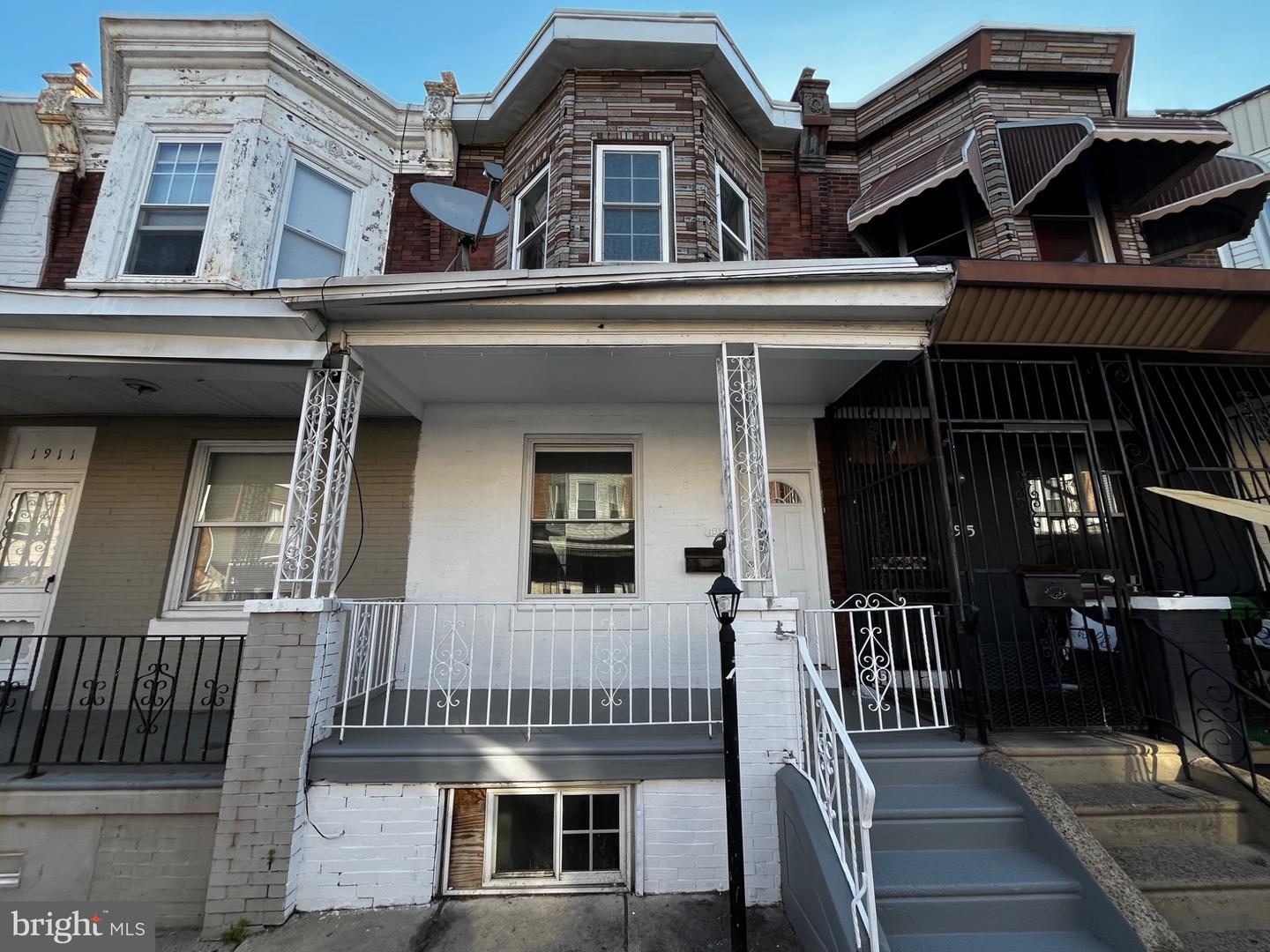 1913 E Birch St Property Photo 17