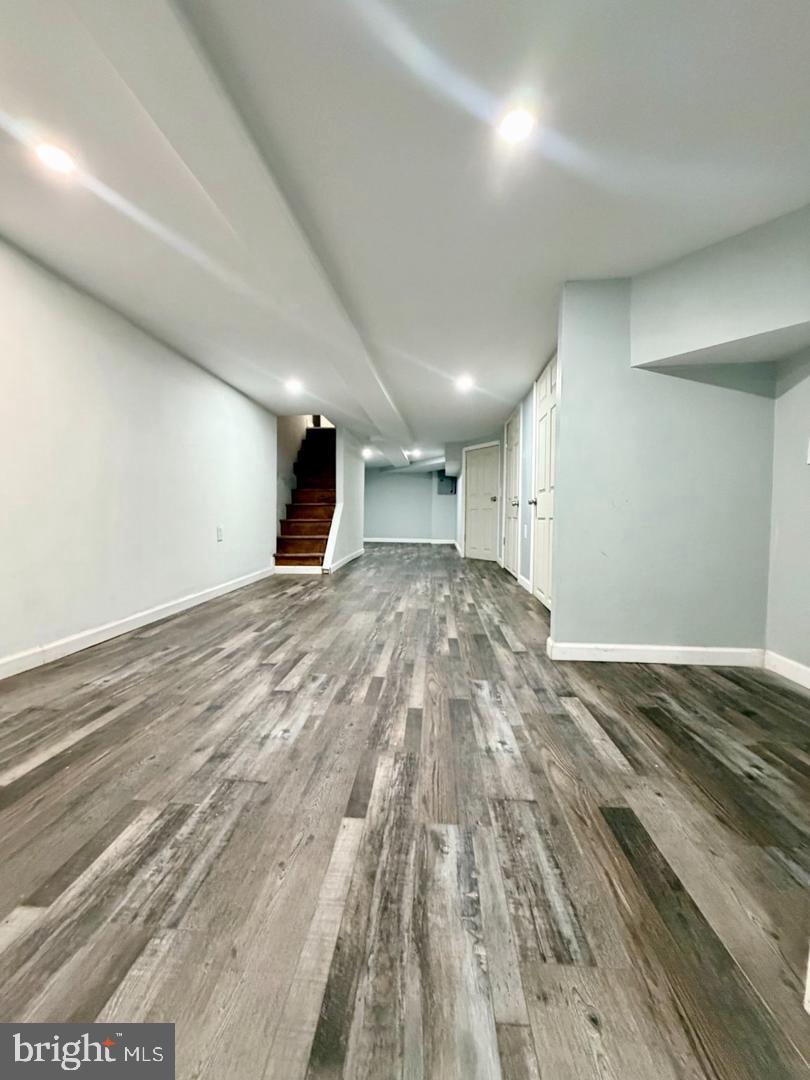 2555 N Hollywood St Property Photo 14