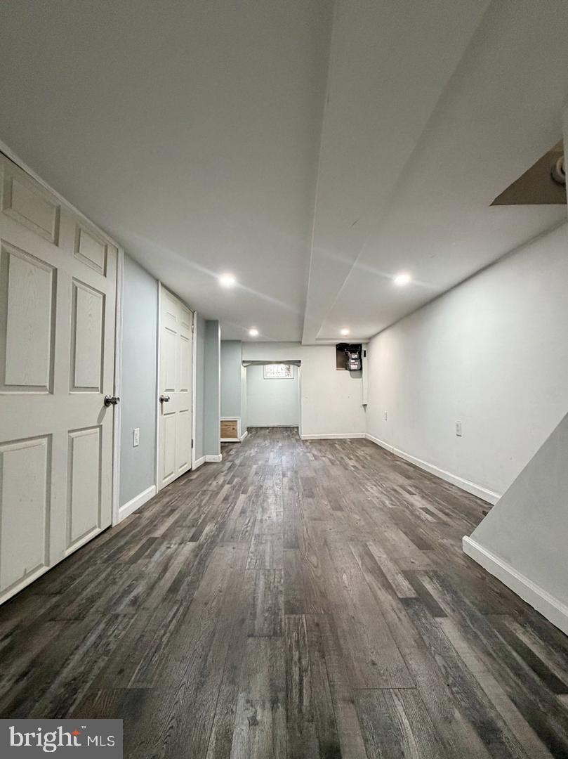2555 N Hollywood St Property Photo 15