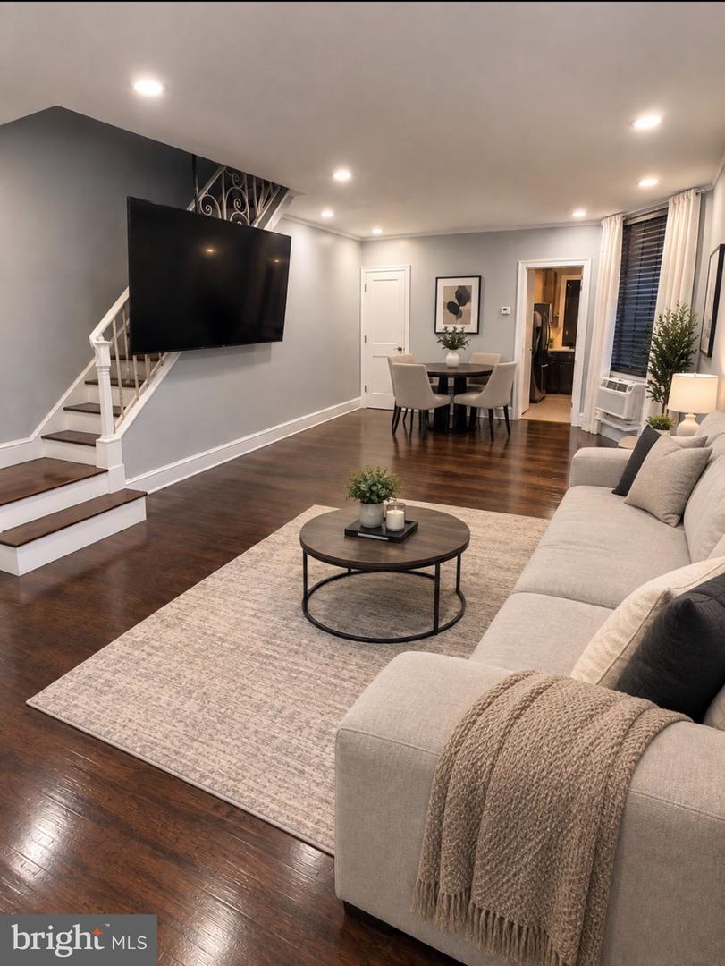 5818 Norfolk Property Photo 2