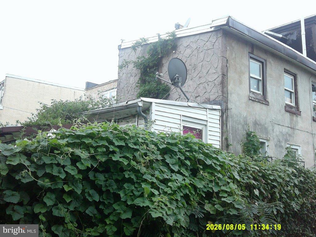 228 E Bringhurst St Property Photo 4