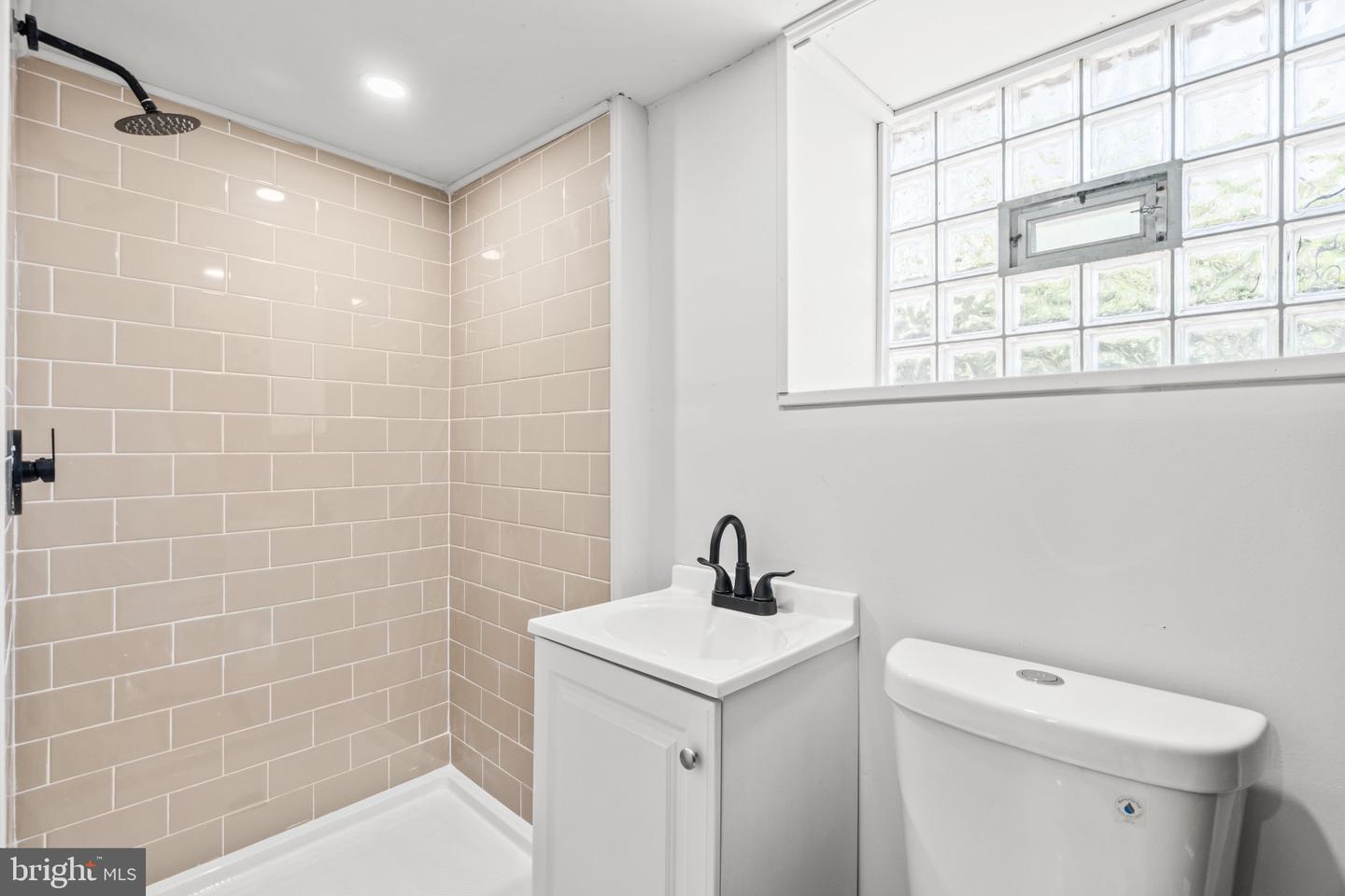 7020 Ogontz Ave Property Photo 26