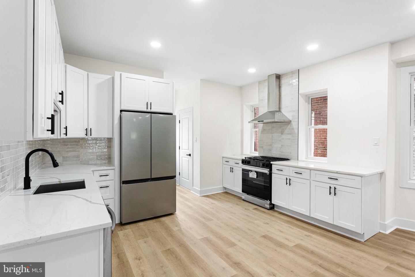 5145 Keyser St Property Photo 4