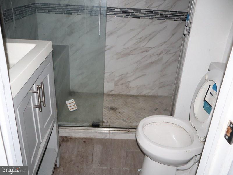 2319 Greenwich St Property Photo 7