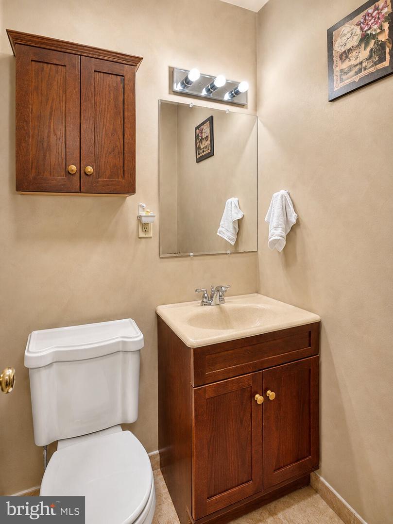 369 Helene Pl Property Photo 18