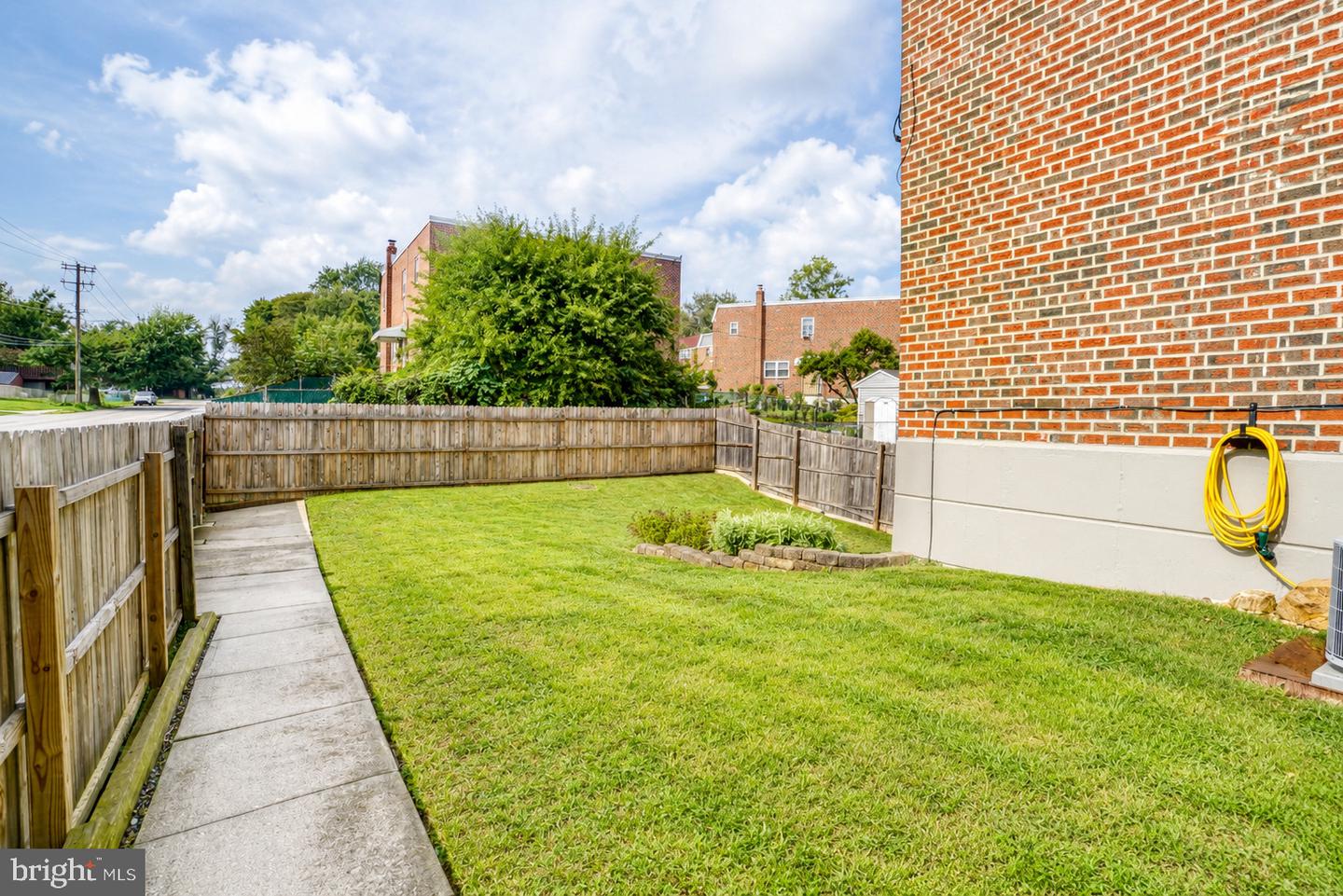 369 Helene Pl Property Photo 34