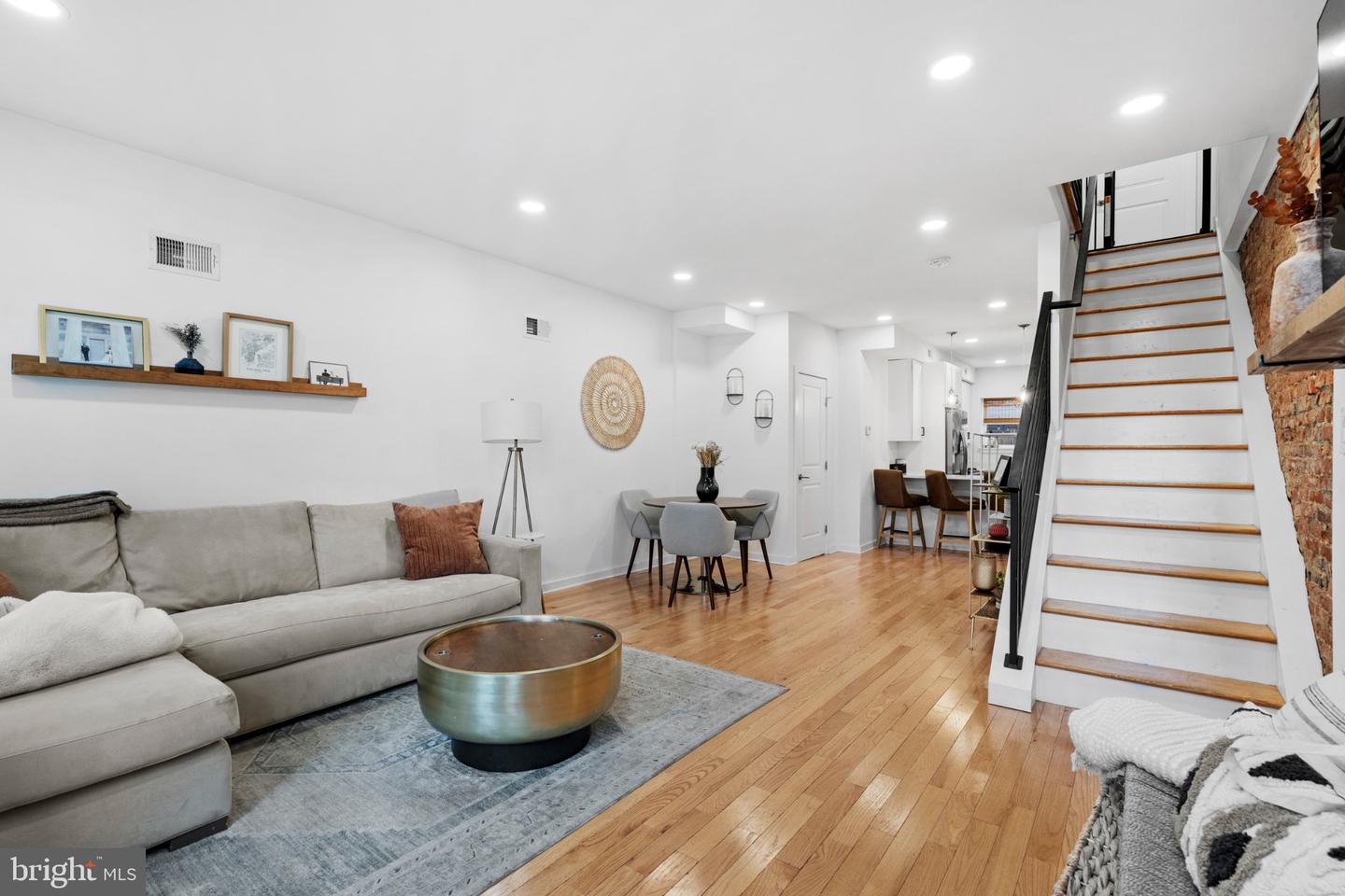 1704 Reed St Property Photo 4