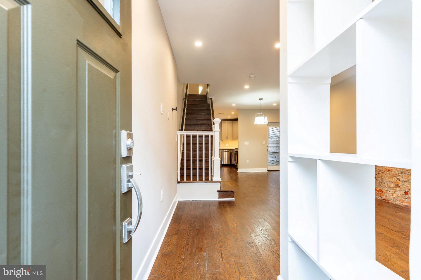 1347 S Dover St Property Photo 3
