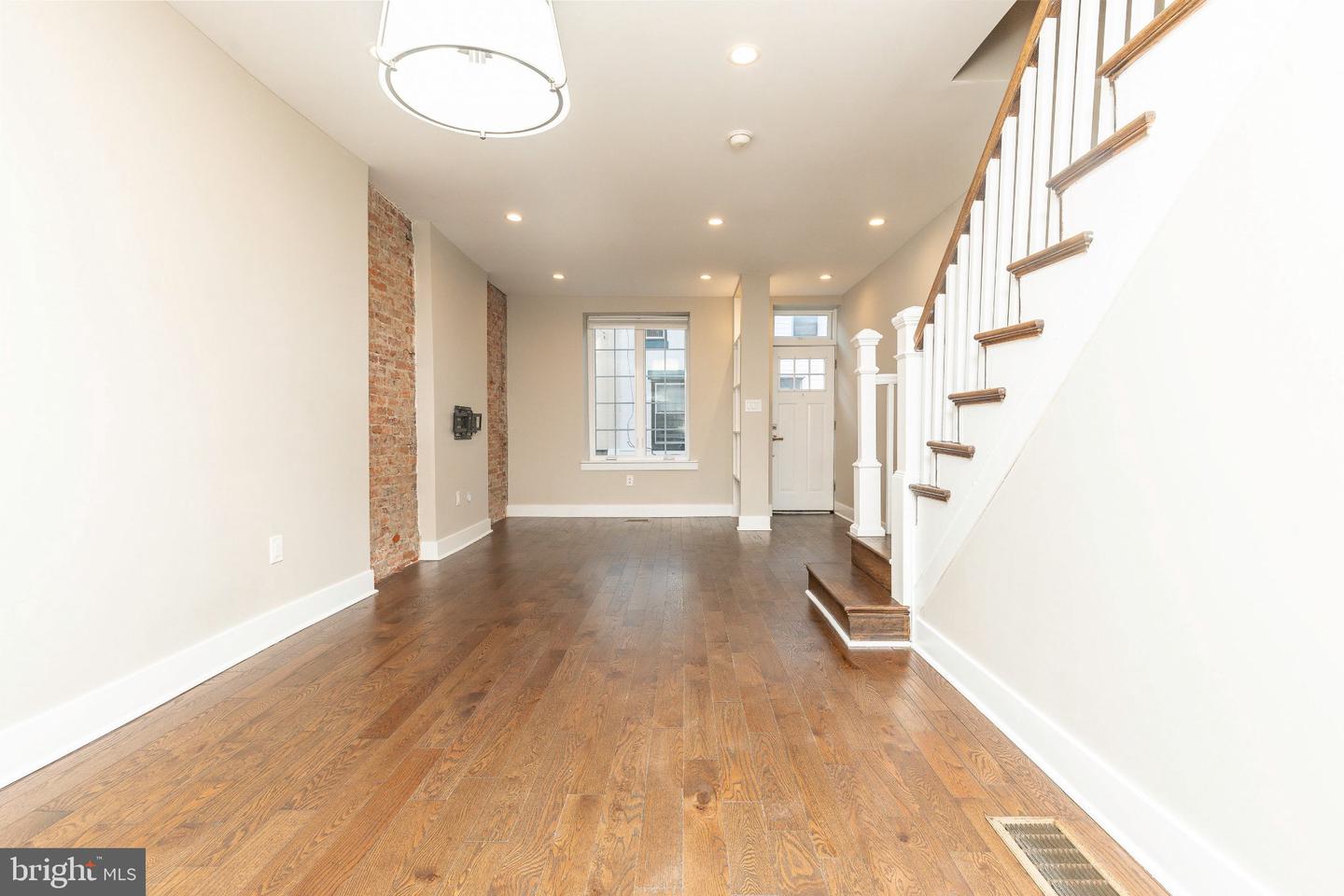 1347 S Dover St Property Photo 7