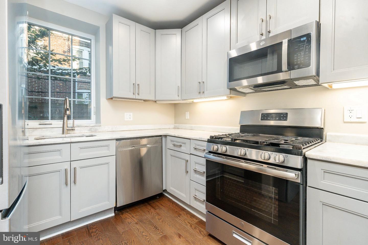 1347 S Dover St Property Photo 10