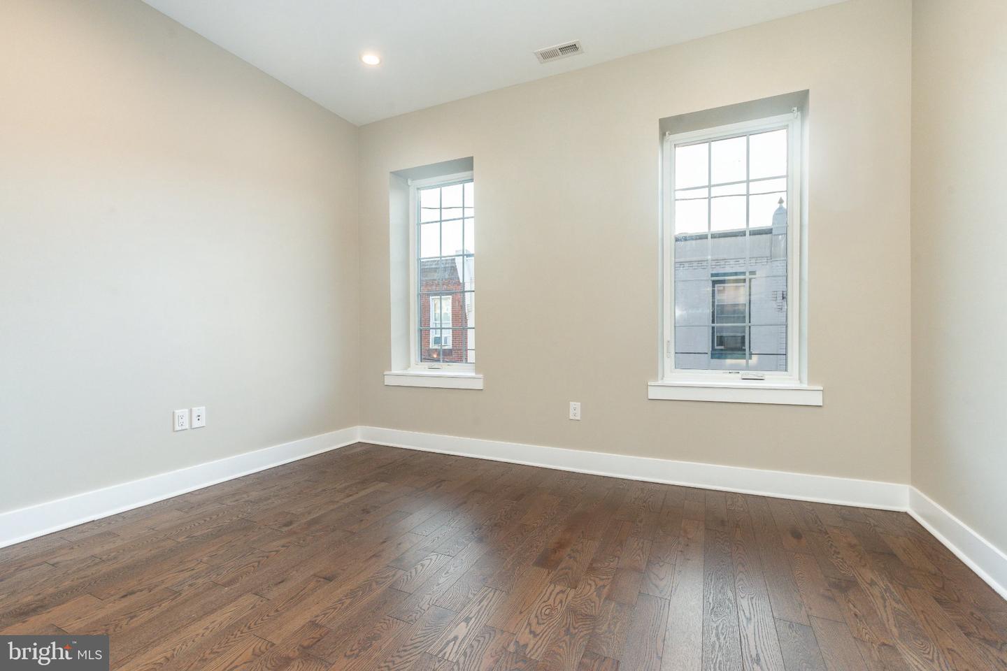 1347 S Dover St Property Photo 11