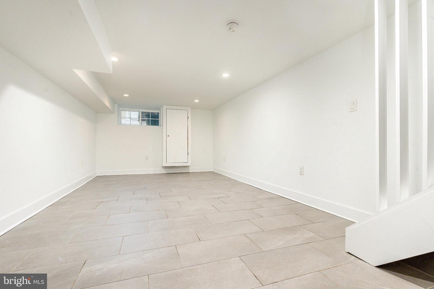 1347 S Dover St Property Photo 21