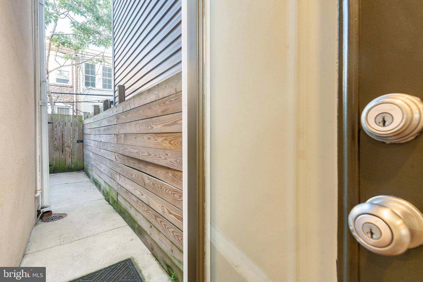 1347 S Dover St Property Photo 23