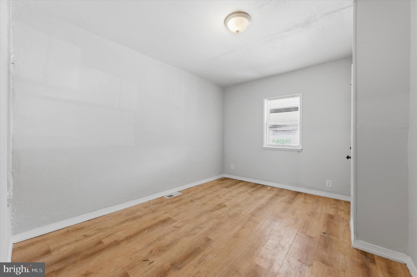 336 N Gross St Property Photo 3