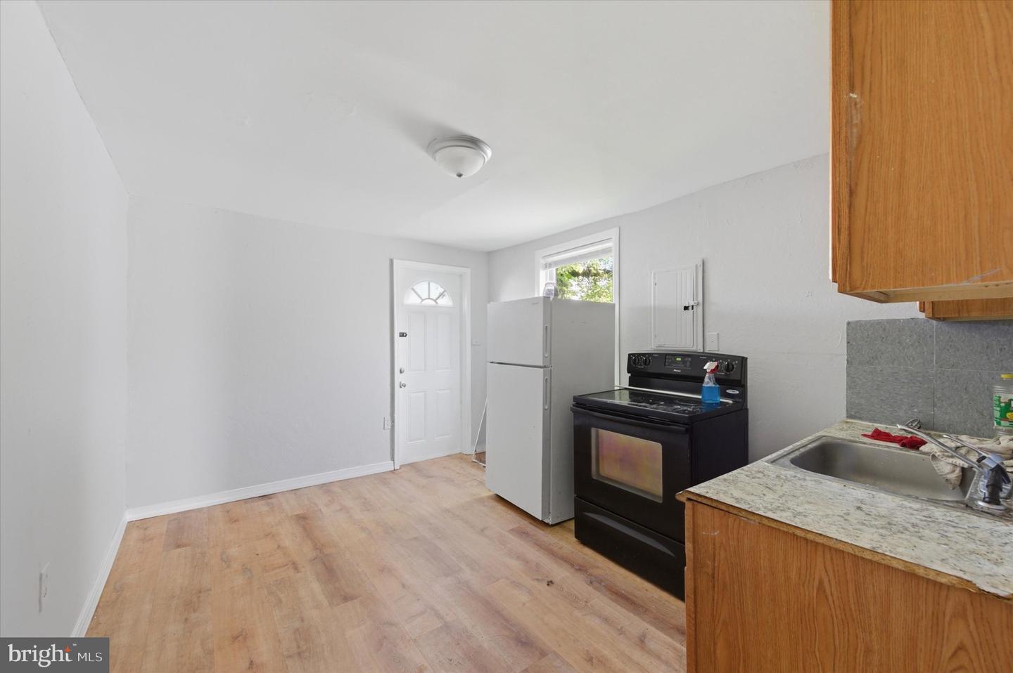 336 N Gross St Property Photo 12