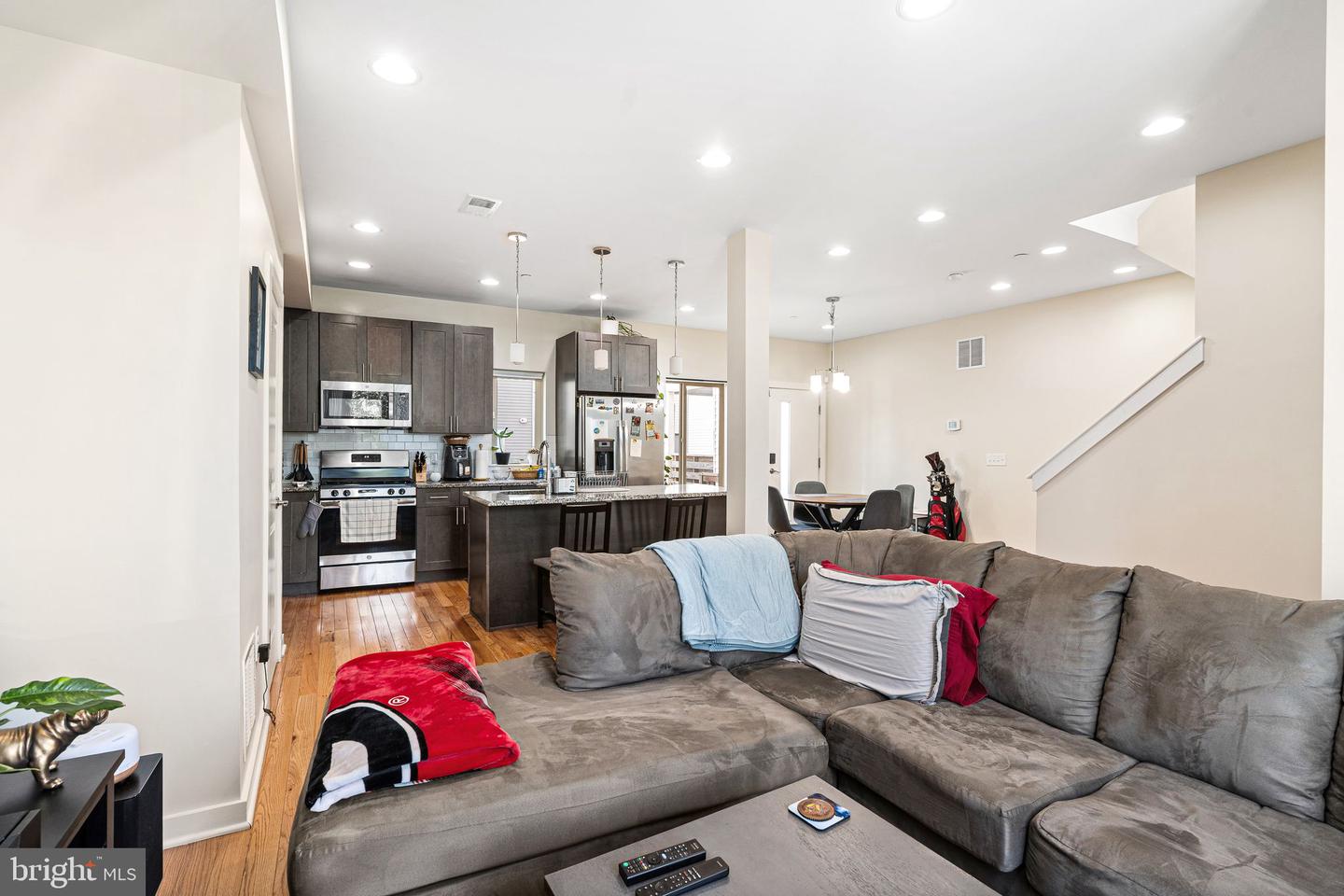 2663 Amber St Property Photo 7