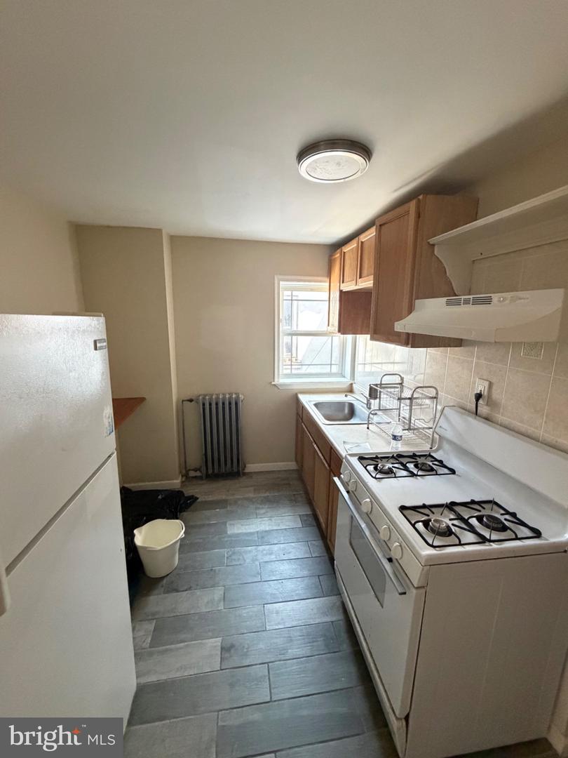 523 Dickinson St Property Photo 2