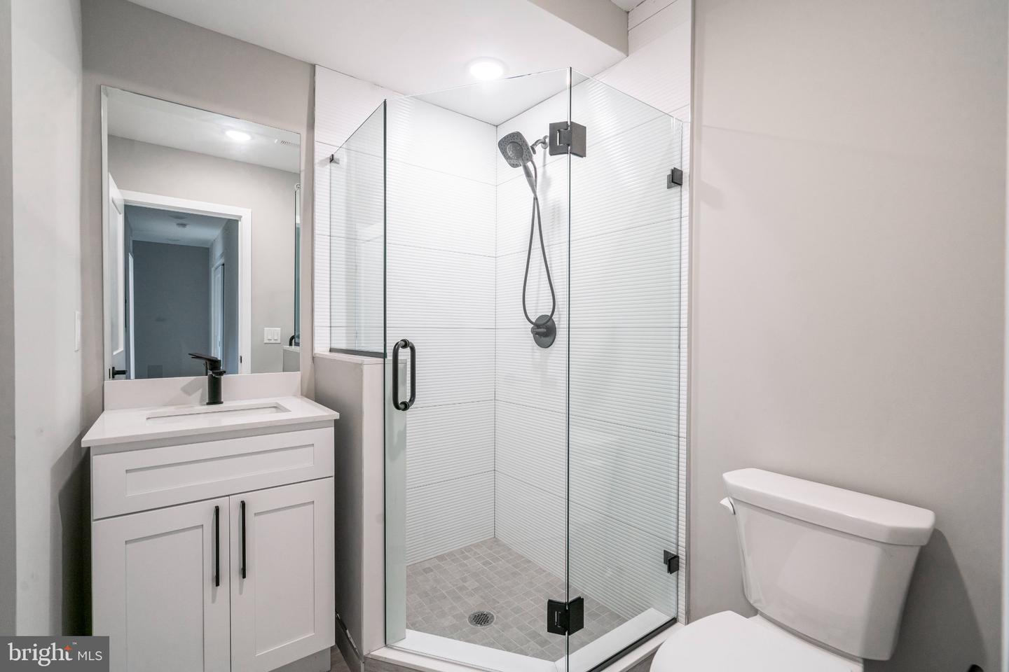719 Dickinson St #2f Property Photo 11
