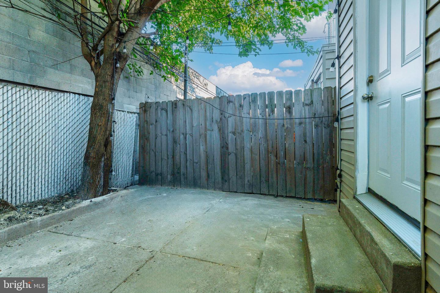 2747 E Pacific St Property Photo 24