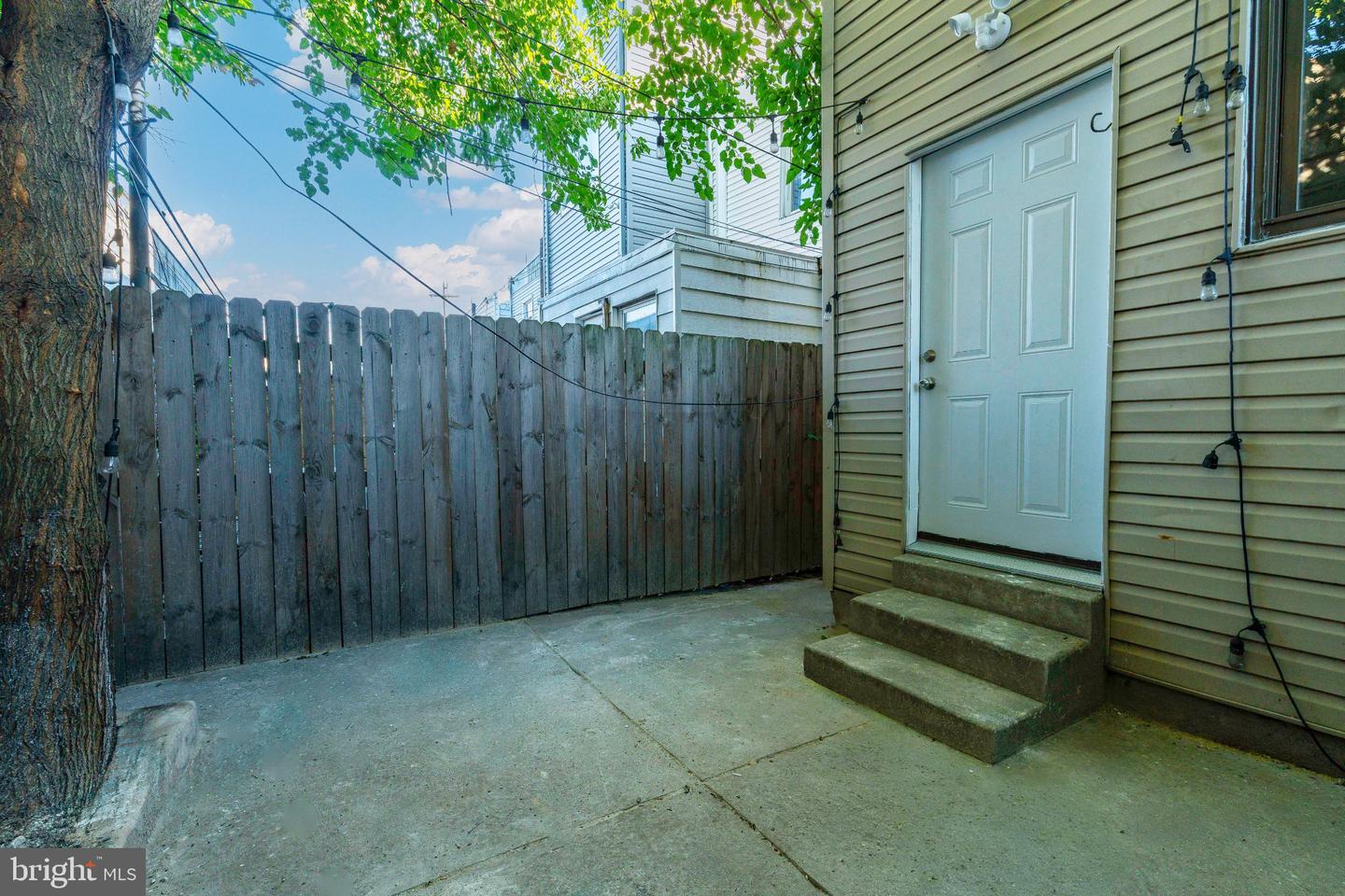 2747 E Pacific St Property Photo 25