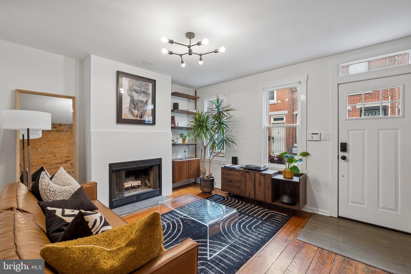1706 Webster St Property Photo 1