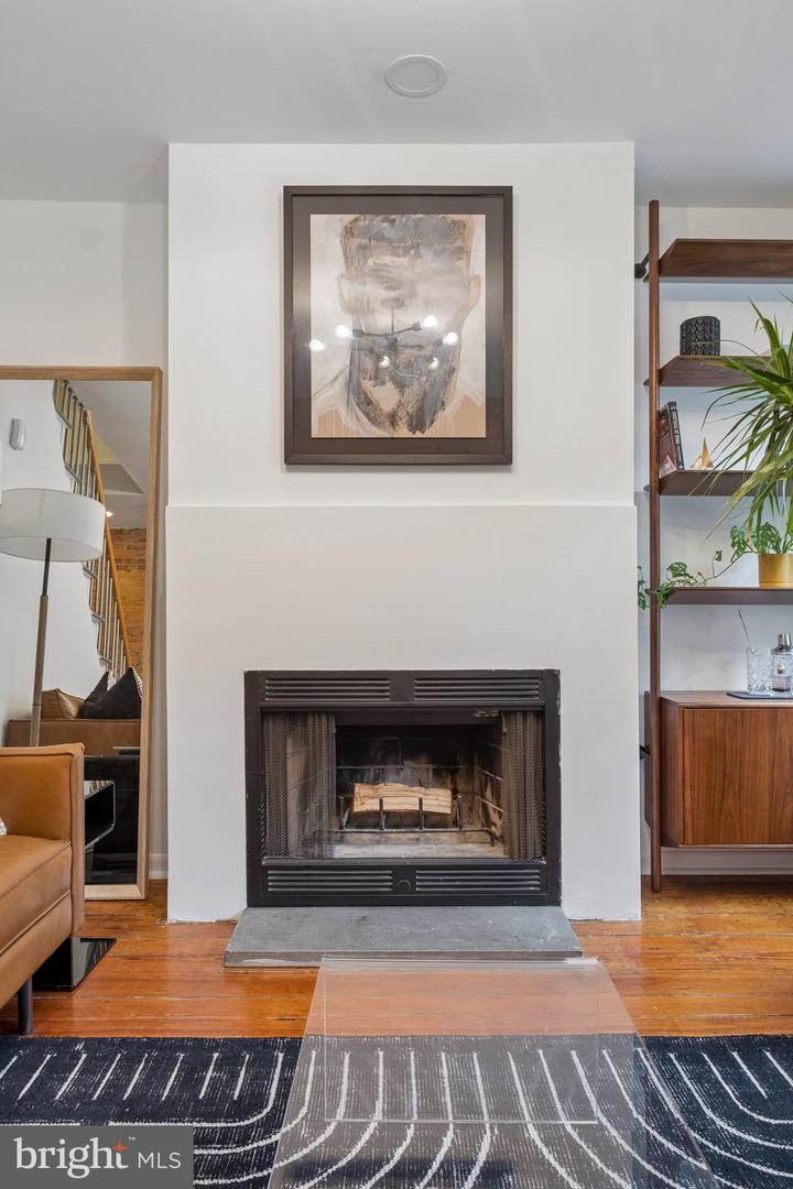 1706 Webster St Property Photo 3