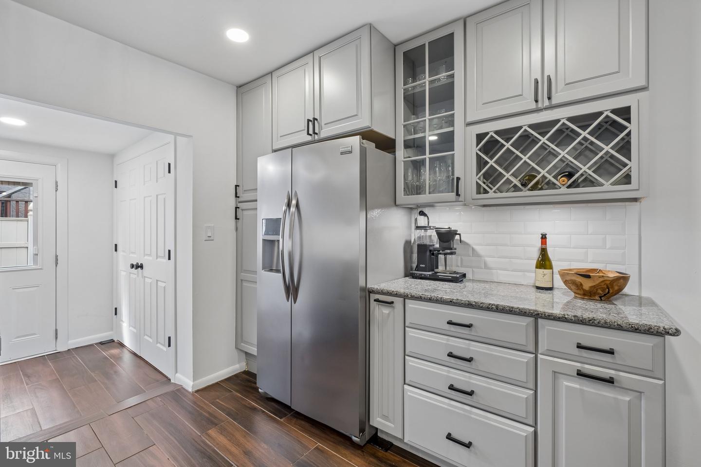 1706 Webster St Property Photo 10