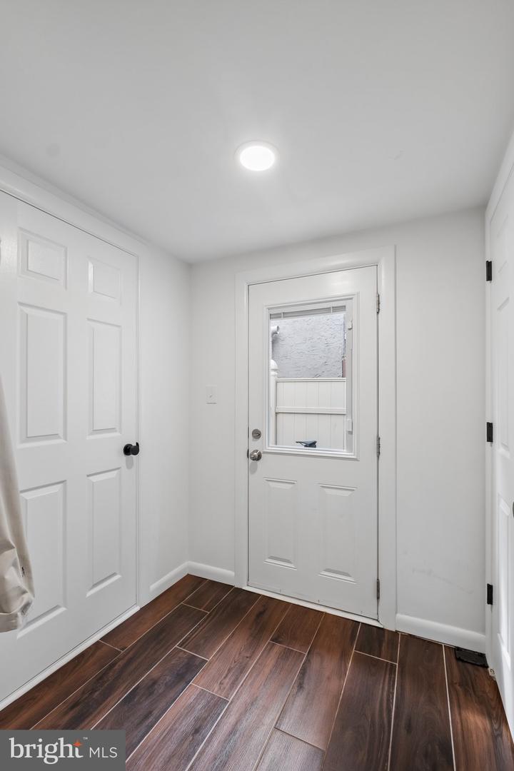 1706 Webster St Property Photo 11