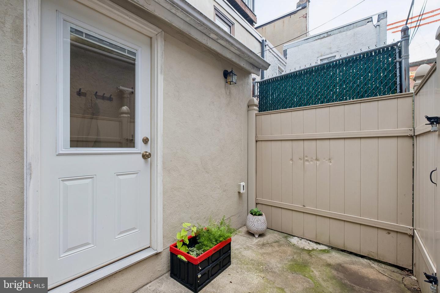 1706 Webster St Property Photo 23