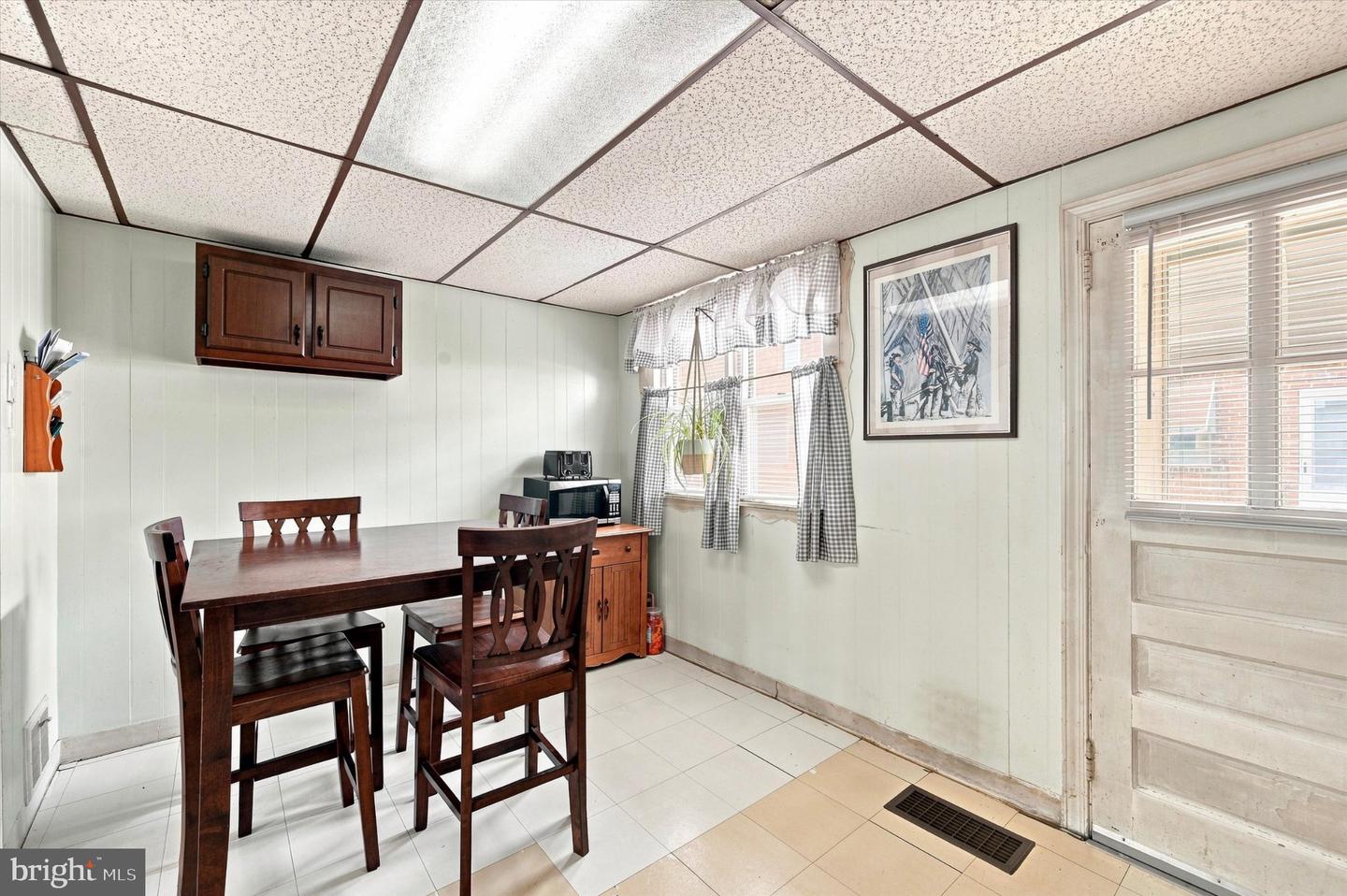 3612 Livingston St Property Photo 6