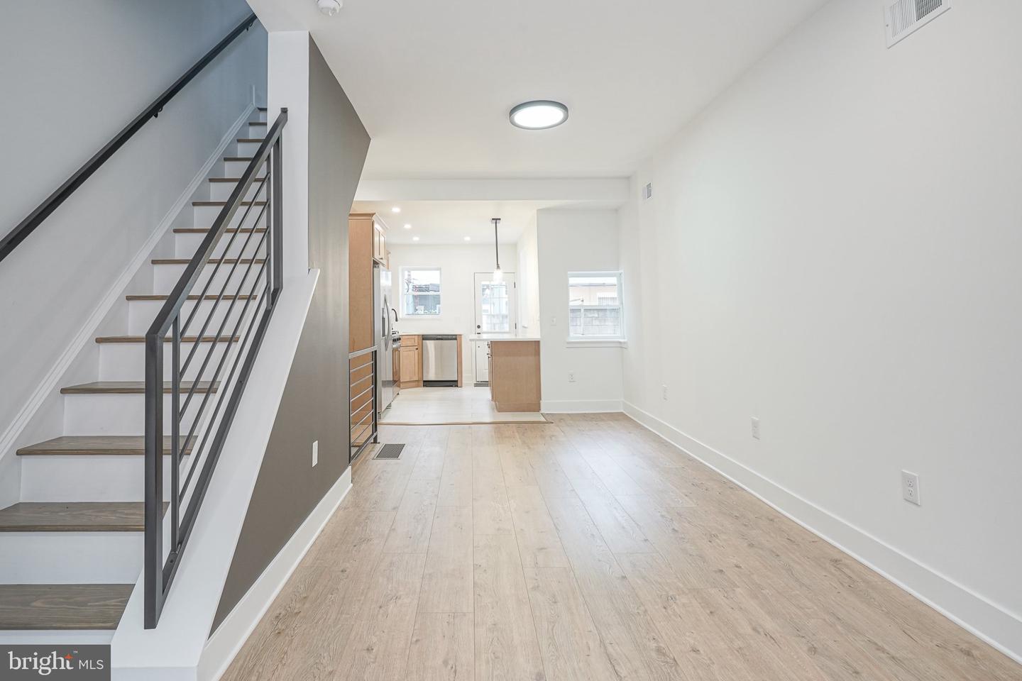 2624 S Bouvier St Property Photo 6