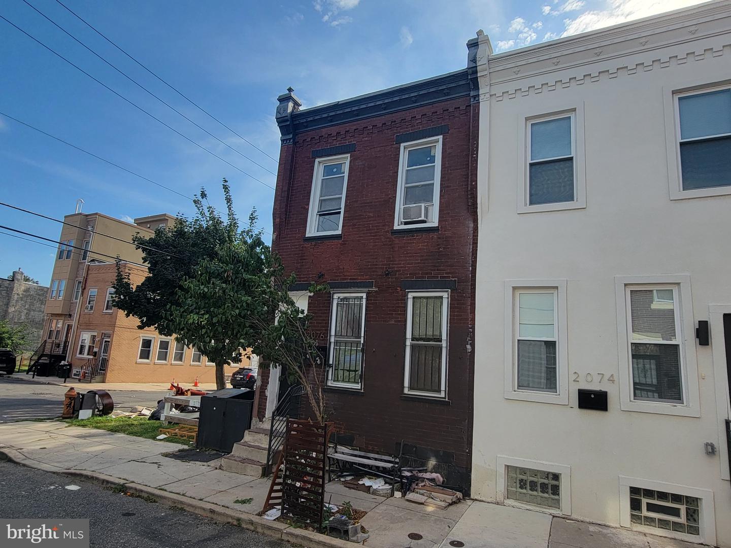 2076 E Birch St Property Photo 2
