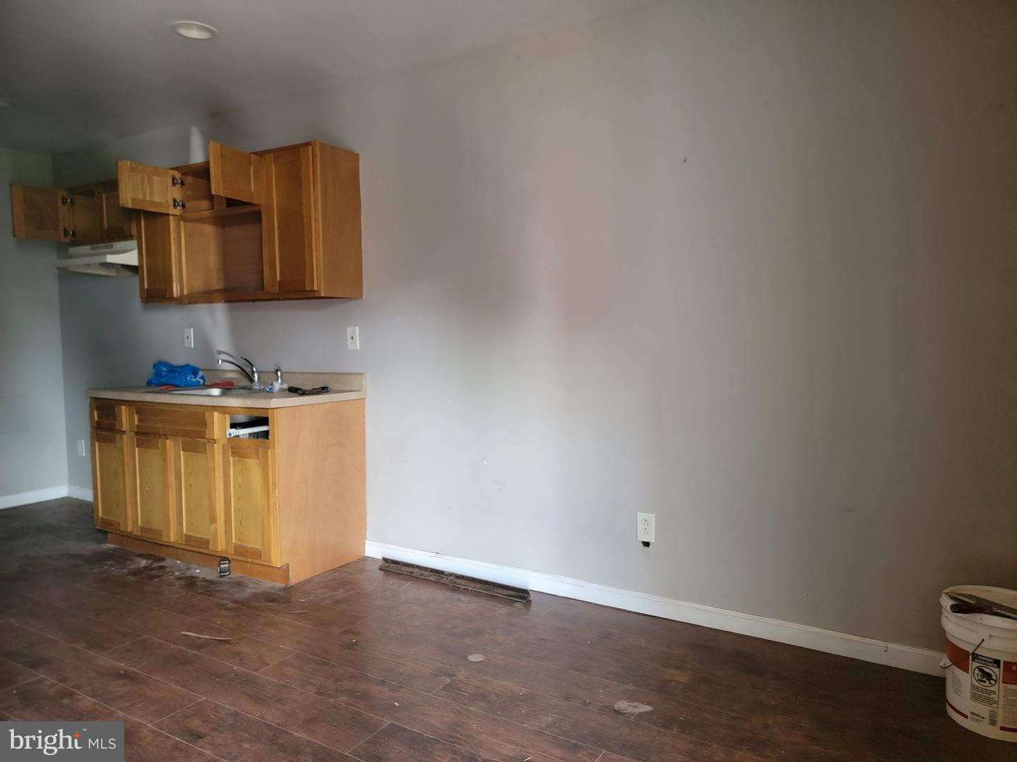 2076 E Birch St Property Photo 4
