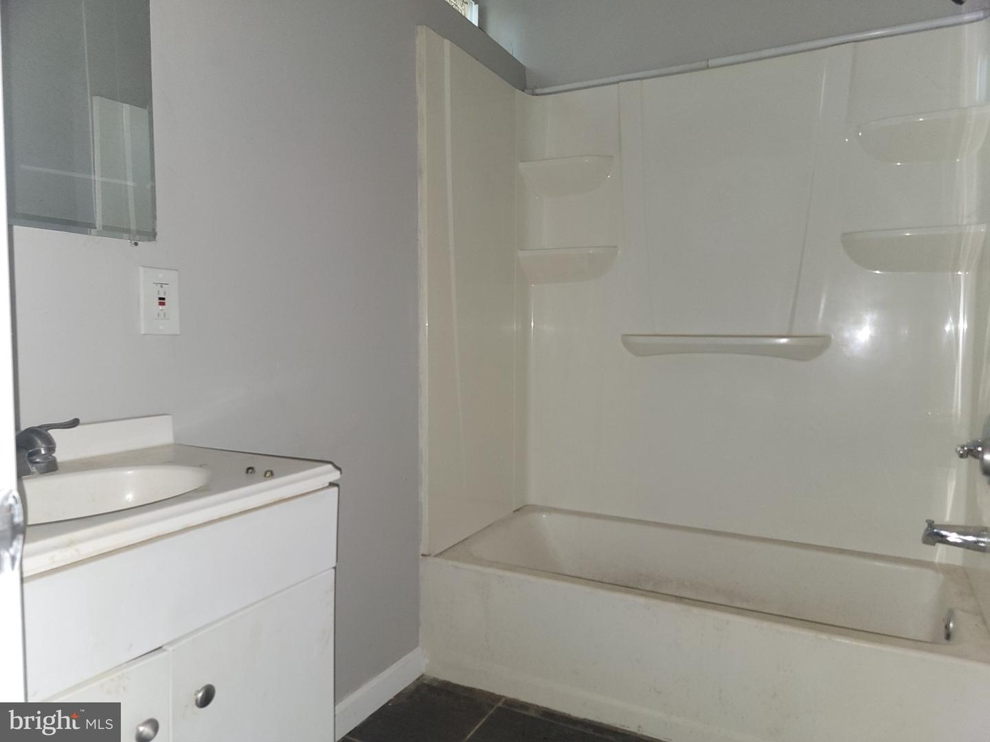 2076 E Birch St Property Photo 7