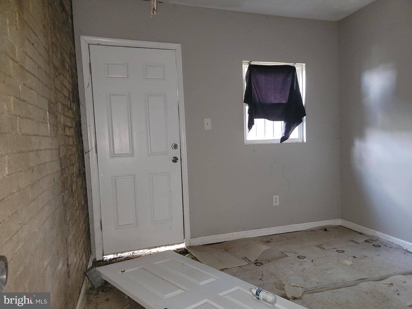 2076 E Birch St Property Photo 8