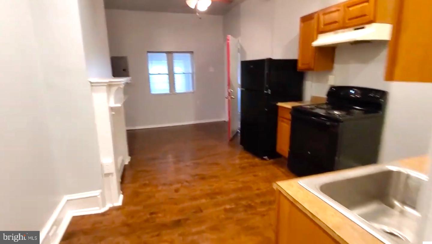 4944 Aspen St Property Photo 4