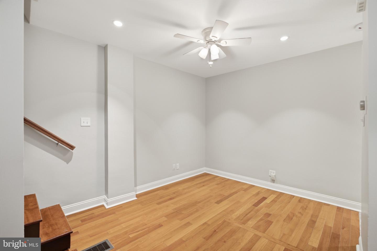 953 N Randolph St #2r Property Photo 5
