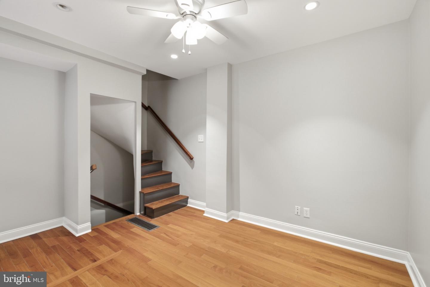 953 N Randolph St #2r Property Photo 6