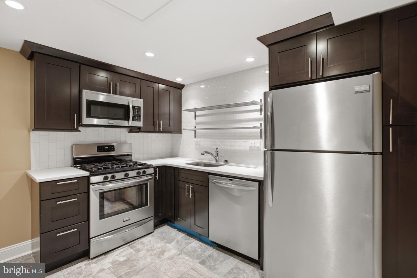 953 N Randolph St #2r Property Photo 8